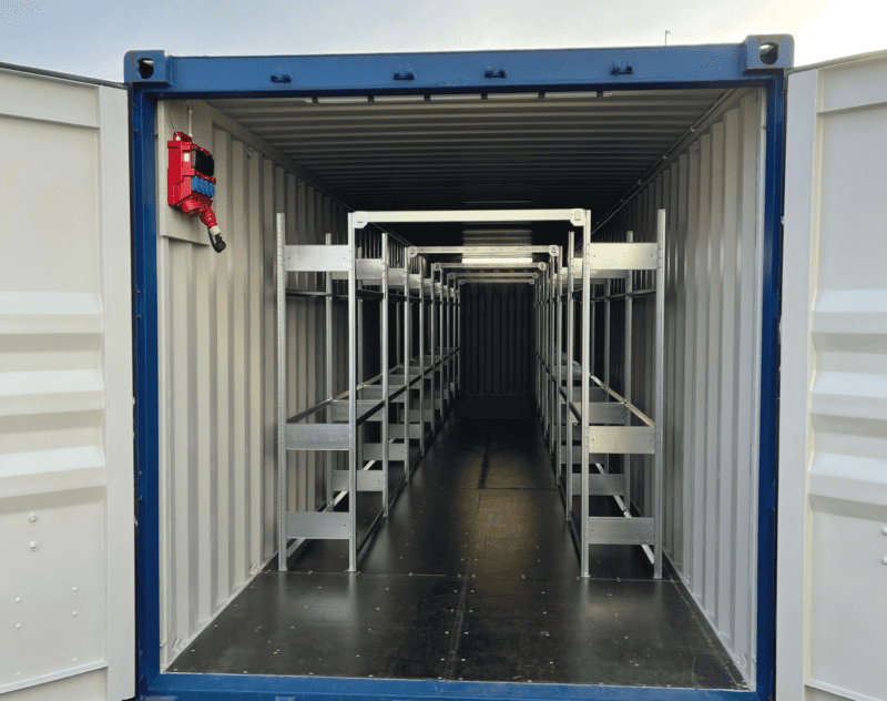 Containertjänst Däckcontainer blå 40 fot invändigt