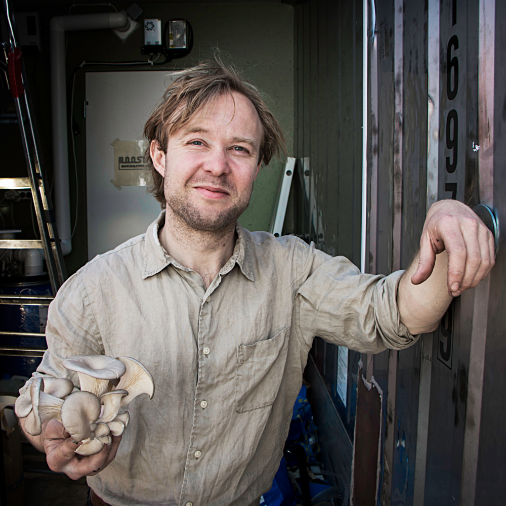 Containertjänst kundberättelse ombyggd container svampodling Atlantis Mykologi Martin Benson